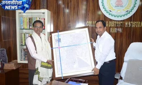 ड्रोन सर्वे और भूमि अभिलेख अपडेट पर कलेक्टर से अतिरिक्त सर्वेयर जनरल की चर्चा
