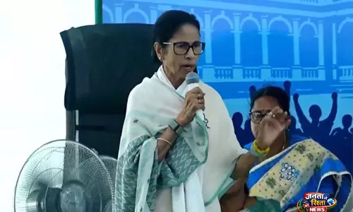 BJP और EC ने भारतीय लोकतंत्र को एक क्रूर मज़ाक बना दिया है: SIR विवाद पर TMC ने तेवर और कड़े किए BJP और EC ने भारतीय लोकतंत्र को एक क्रूर मज़ाक बना दिया है: SIR विवाद पर TMC ने तेवर और कड़े किए