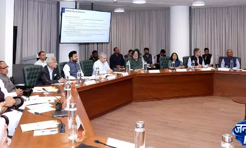 GoM की तीसरी बैठक में एलपीजी, पेट्रोल, डीजल व उर्वरकों की निर्बाध आपूर्ति पर विशेष ध्यान GoM की तीसरी बैठक में एलपीजी, पेट्रोल, डीजल व उर्वरकों की निर्बाध आपूर्ति पर विशेष ध्यान
