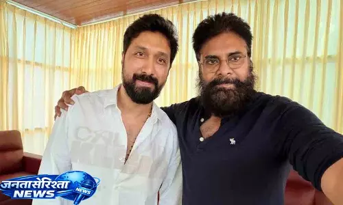 Pawan Kalyan ने बॉबी के साथ ट्रेंडिंग सेल्फी शेयर की Pawan Kalyan ने बॉबी के साथ ट्रेंडिंग सेल्फी शेयर की