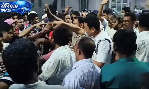 Arabul की कार पर ईंटें फेंके जाने से तनाव फैल गया