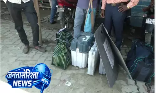 असम विधानसभा चुनाव: EVM-VVPAT के साथ पोलिंग टीमें रवाना, 9 अप्रैल को मतदान