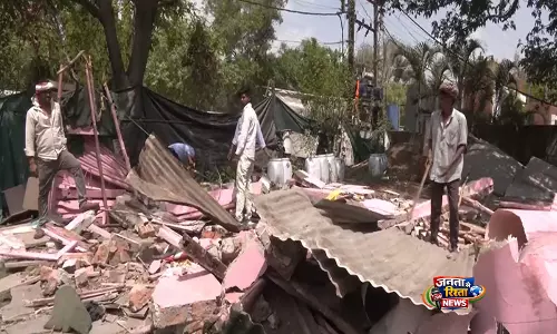 MP: इंदौर में करीब 200 करोड़ रुपये की सरकारी ज़मीन से अतिक्रमण हटाया गया MP: इंदौर में करीब 200 करोड़ रुपये की सरकारी ज़मीन से अतिक्रमण हटाया गया