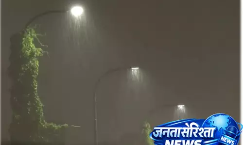 कोलकाता में भारी बारिश से जलभराव, कई इलाकों में जनजीवन प्रभावित कोलकाता में भारी बारिश से जलभराव, कई इलाकों में जनजीवन प्रभावित
