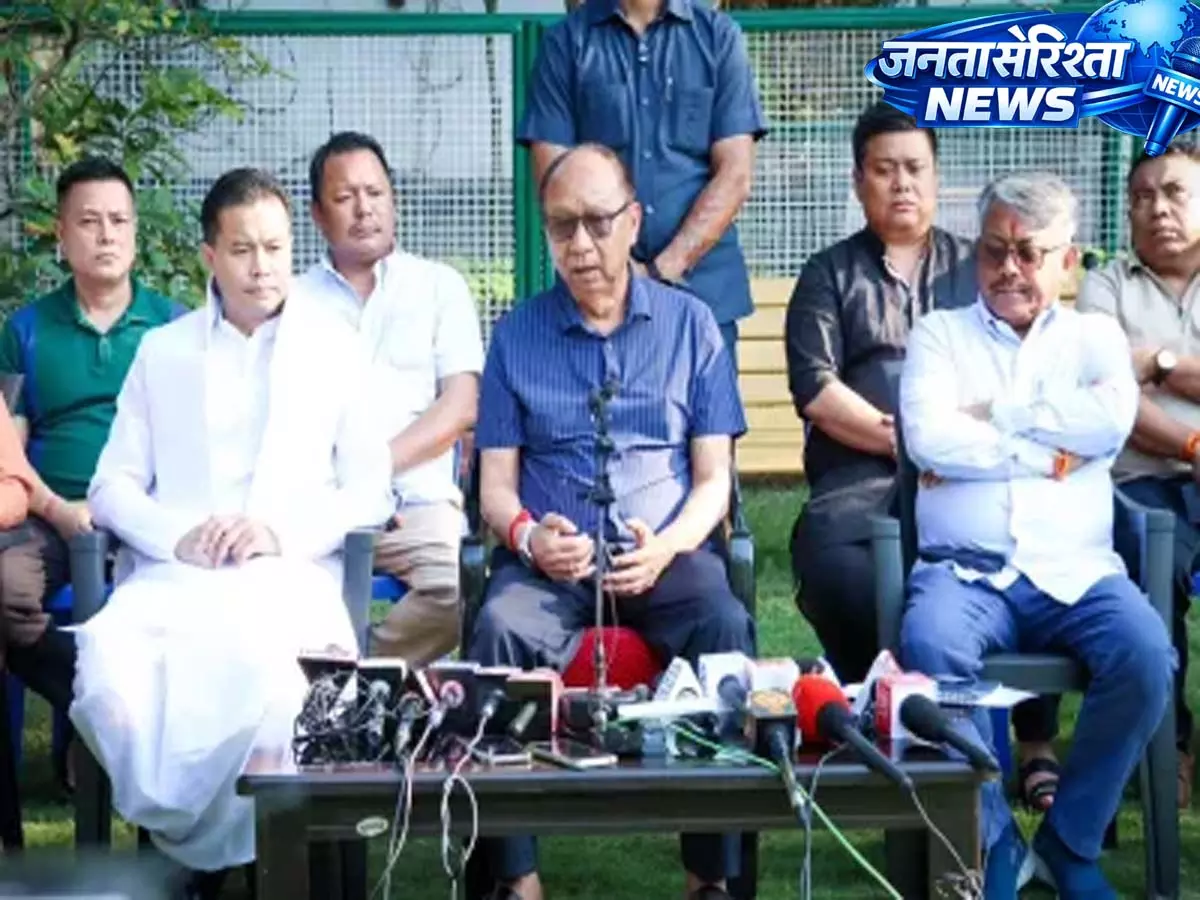 Manipur में ट्रोंगलाओबी धमाके के दोषियों को पकड़ने के लिए बड़ा ऑपरेशन शुरू Manipur में ट्रोंगलाओबी धमाके के दोषियों को पकड़ने के लिए बड़ा ऑपरेशन शुरू