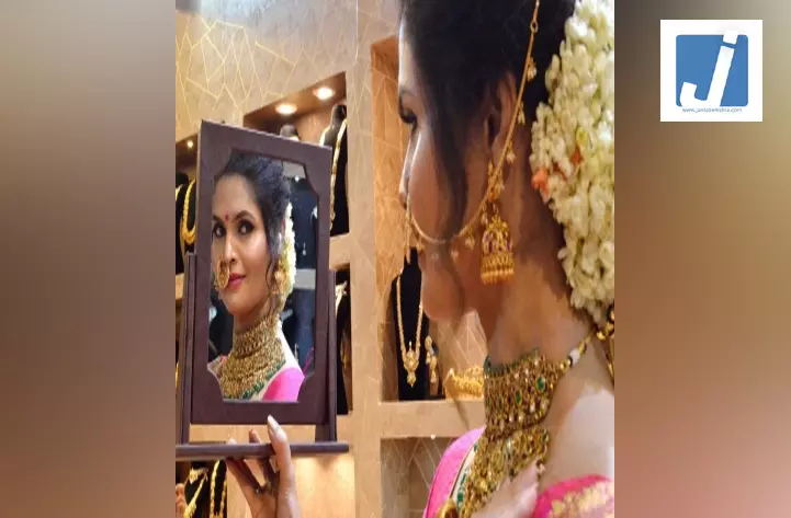 ट्रंप के सीजफायर ऐलान के बावजूद कीमती धातुओं में आई जोरदार तेजी, सोना 2 प्रतिशत से ज्यादा उछला, चांदी 6 प्रतिशत चढ़ी ट्रंप के सीजफायर ऐलान के बावजूद कीमती धातुओं में आई जोरदार तेजी, सोना 2 प्रतिशत से ज्यादा उछला, चांदी 6 प्रतिशत चढ़ी