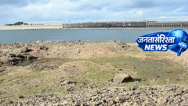 Heatwave : राज्य की झीलों और जलाशयों में पानी का लेवल तेज़ी से गिरा है Heatwave : राज्य की झीलों और जलाशयों में पानी का लेवल तेज़ी से गिरा है