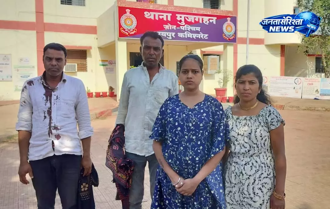 दतरेंगा में लूट, पार्टी से वापस घर लौट रहा था परिवार दतरेंगा में लूट, पार्टी से वापस घर लौट रहा था परिवार