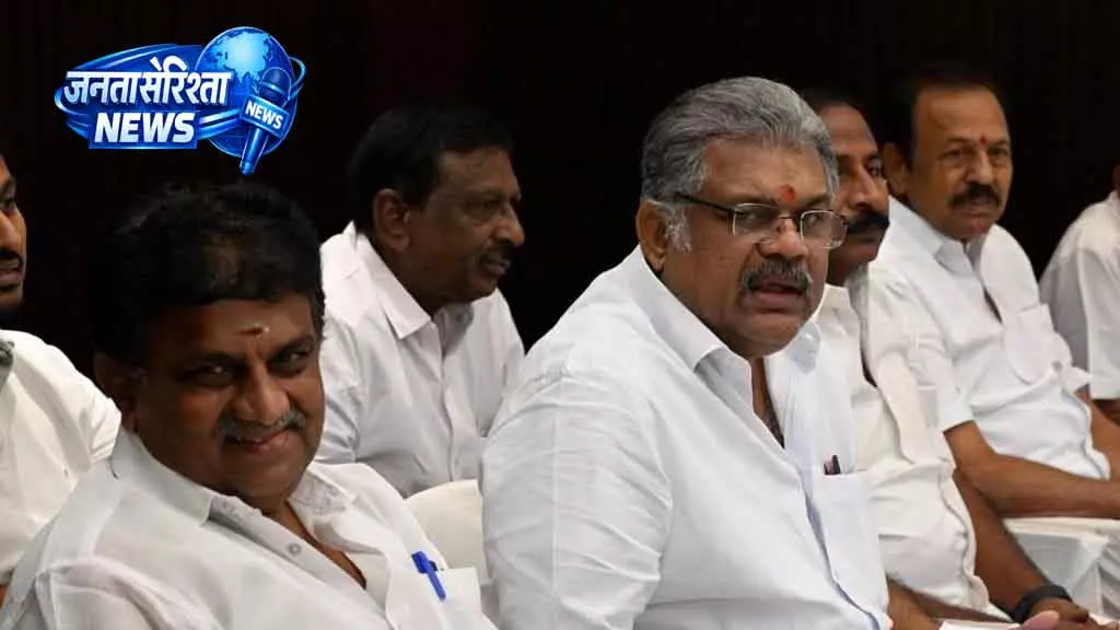 Chennai जीके वासन ने वोटरों से DMK को नकारने की अपील की Chennai जीके वासन ने वोटरों से DMK को नकारने की अपील की