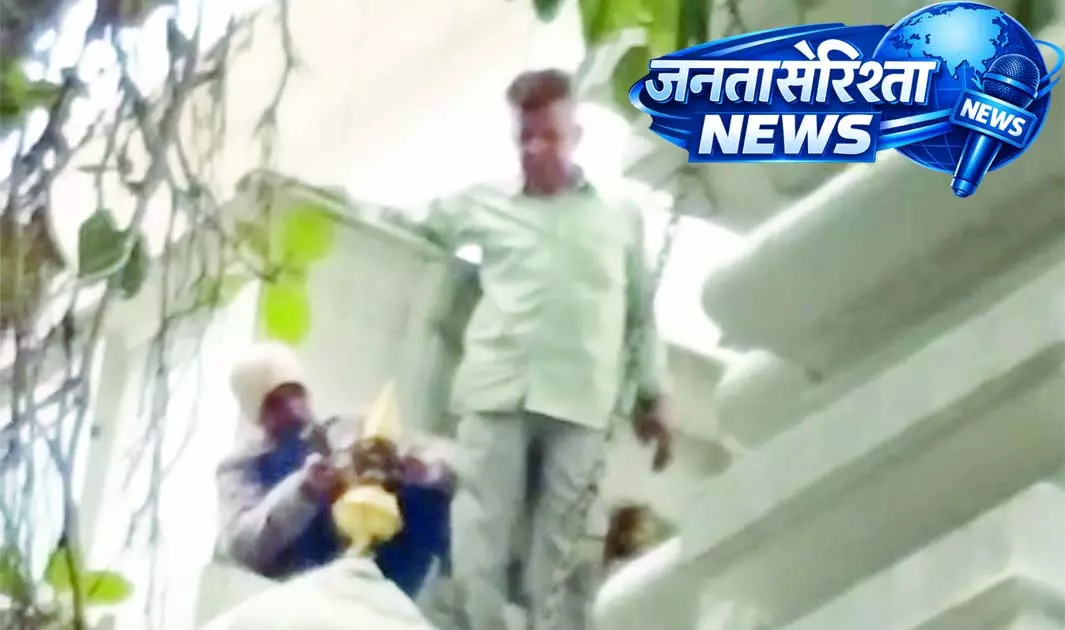 मां बज्रेश्वरी मंदिर के कलशों पर सोने की परत, कांगड़ा में भक्त सहयोग से जारी काम मां बज्रेश्वरी मंदिर के कलशों पर सोने की परत, कांगड़ा में भक्त सहयोग से जारी काम