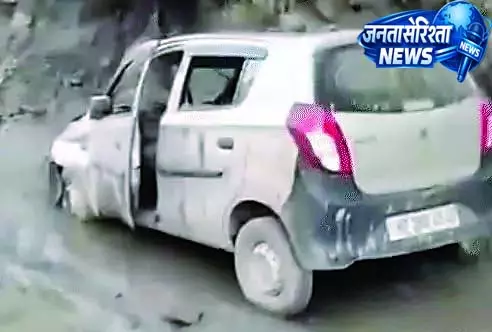 कुल्लू-लाहुल में मौसम का कहर, भू-स्खलन से वाहन क्षतिग्रस्त कुल्लू-लाहुल में मौसम का कहर, भू-स्खलन से वाहन क्षतिग्रस्त