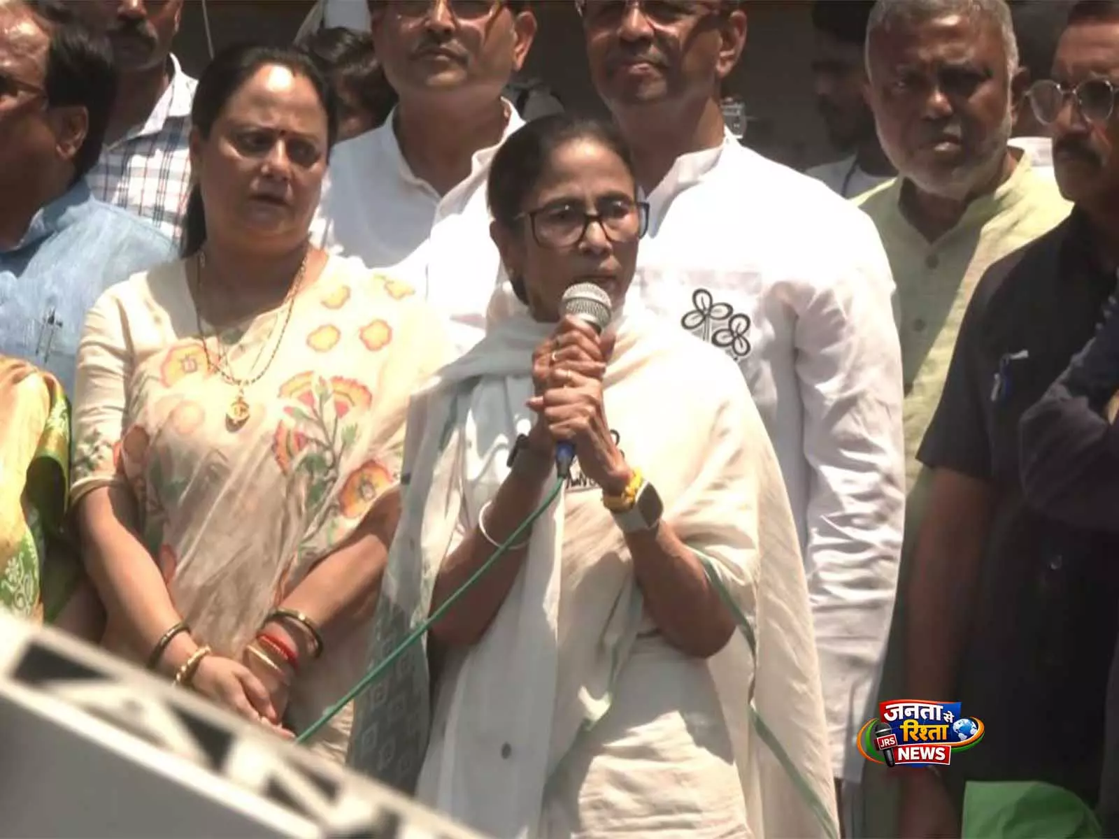 पश्चिम बंगाल चुनाव: CM ममता बनर्जी ने भवानीपुर सीट से नामांकन दाखिल किया पश्चिम बंगाल चुनाव: CM ममता बनर्जी ने भवानीपुर सीट से नामांकन दाखिल किया