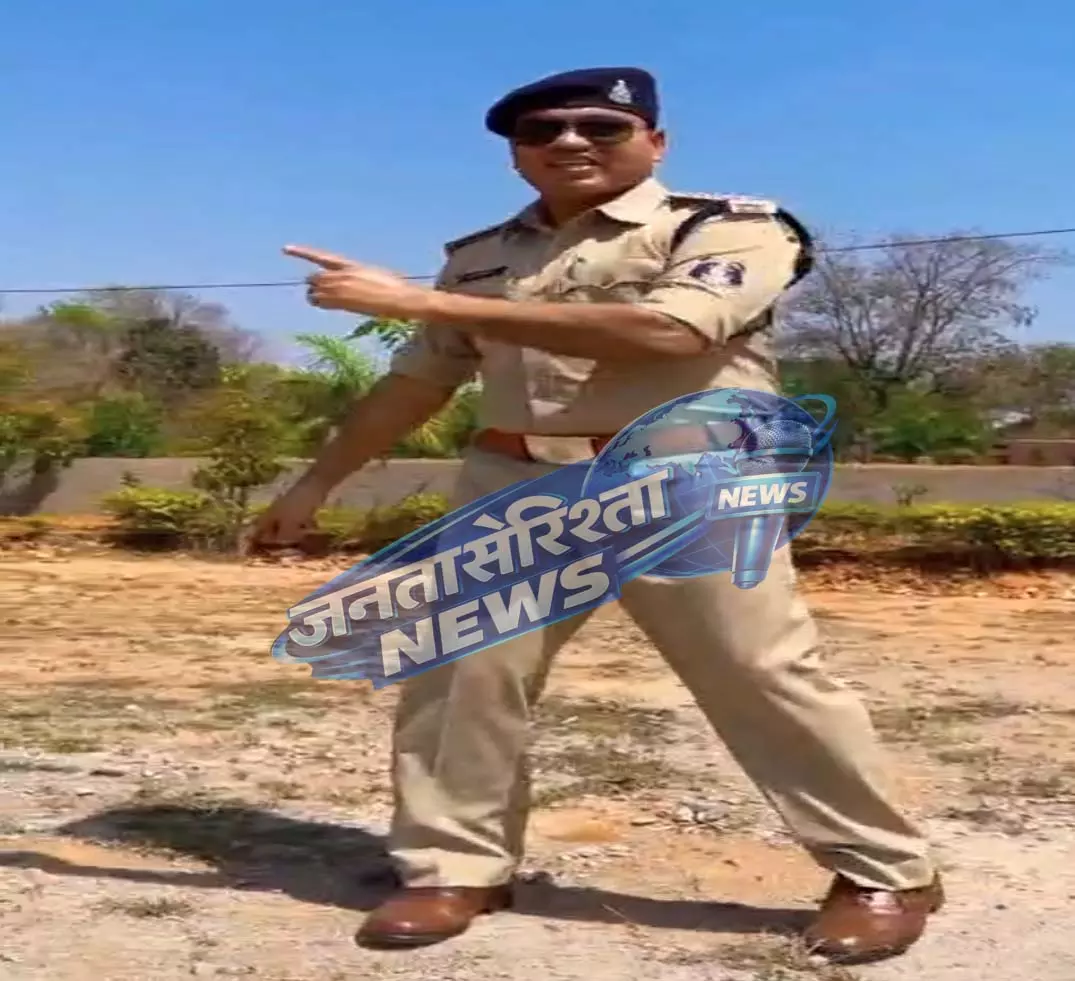 TI सोनू निराला पर चढ़ा रीलबाजी का खुमार, देखें VIDEO... TI सोनू निराला पर चढ़ा रीलबाजी का खुमार, देखें VIDEO...