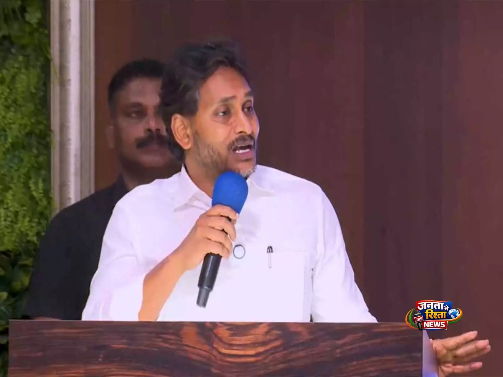जगन मोहन रेड्डी ने अमरावती को Andhra की एकमात्र राजधानी घोषित किए जाने की कड़ी आलोचना की जगन मोहन रेड्डी ने अमरावती को Andhra की एकमात्र राजधानी घोषित किए जाने की कड़ी आलोचना की
