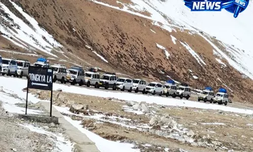 Sikkim: लाचेन से पर्यटकों को निकालना शुरू Sikkim: लाचेन से पर्यटकों को निकालना शुरू
