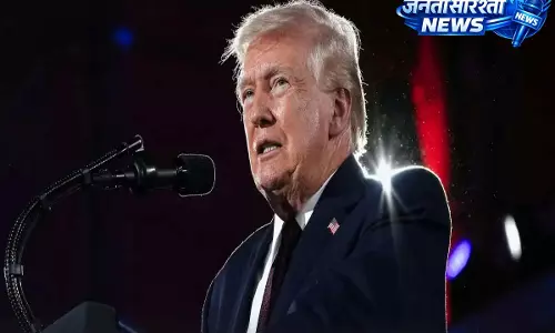 मार्क रूटे से बातचीत के बाद ट्रंप ने नई धमकी दी, ईरान युद्ध को लेकर NATO पर निशाना साधा मार्क रूटे से बातचीत के बाद ट्रंप ने नई धमकी दी, ईरान युद्ध को लेकर NATO पर निशाना साधा