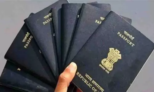 हवाला और फर्जी पासपोर्ट रैकेट का भंडाफोड़, कैश और दस्तावेजों के साथ आरोपी गिरफ्तार हवाला और फर्जी पासपोर्ट रैकेट का भंडाफोड़, कैश और दस्तावेजों के साथ आरोपी गिरफ्तार