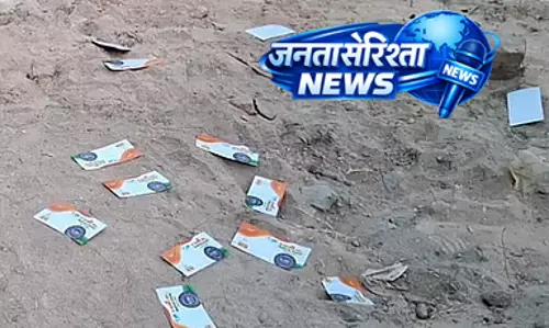 पुडुचेरी में उत्साह: वोटर्स को NR कांग्रेस के टोकन बांटे गए पुडुचेरी में उत्साह: वोटर्स को NR कांग्रेस के टोकन बांटे गए
