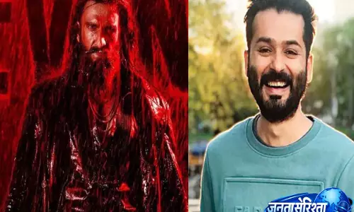 त्रिमूर्ति फिल्म्स ने आदित्य धर के B62 स्टूडियो पर ओए ओए गाने के इस्तेमाल को लेकर केस किया