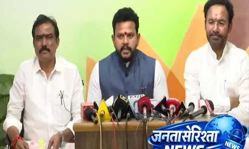 आर्म्ड फोर्सेज़ ट्रेनिंग के लिए आदिलाबाद एयरपोर्ट का इस्तेमाल करेंगी: Aviation Minister आर्म्ड फोर्सेज़ ट्रेनिंग के लिए आदिलाबाद एयरपोर्ट का इस्तेमाल करेंगी: Aviation Minister