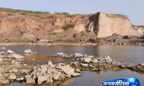 Faridabad में आर्टिफिशियल झील में 21 साल का युवक डूबा Faridabad में आर्टिफिशियल झील में 21 साल का युवक डूबा