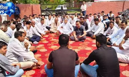 Karnal आढ़तियों ने घरौंडा में रोजाना खरीद की मांग की Karnal आढ़तियों ने घरौंडा में रोजाना खरीद की मांग की
