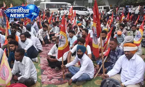 Ludhiana: पावरकॉम और वाटर सप्लाई कर्मचारियों का विरोध प्रदर्शन Ludhiana: पावरकॉम और वाटर सप्लाई कर्मचारियों का विरोध प्रदर्शन