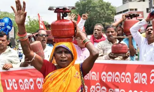 Bhubaneswar CPI, BKMU ने राजधानी में विरोध प्रदर्शन किया