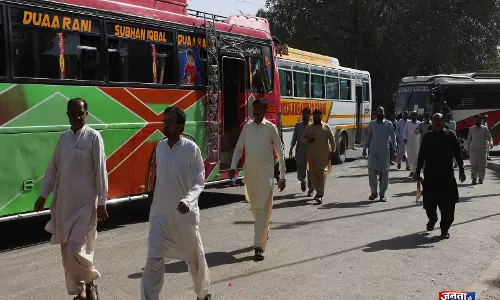 किराया फ्रीज़ का फ़ैसला नाकाम, Karachi के यात्रियों को कमज़ोर प्रवर्तन का खामियाज़ा भुगतना पड़ रहा