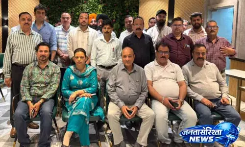 डीलरों की बैठक में गैस सप्लाई और DAC मुद्दों पर चर्चा डीलरों की बैठक में गैस सप्लाई और DAC मुद्दों पर चर्चा