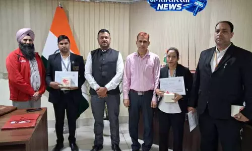 JAMMU: रेलवे की ईमानदारी, टिकट चेकिंग स्टाफ ने खोया बैग लौटाया