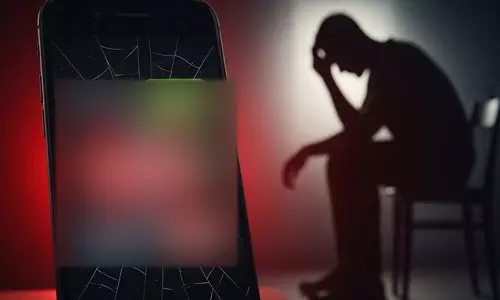 डॉक्टर बनने के पहले बन गया चोर...छात्र ने लाखों रुपये हारने के बाद ट्रेन में चोरी शुरू की डॉक्टर बनने के पहले बन गया चोर...छात्र ने लाखों रुपये हारने के बाद ट्रेन में चोरी शुरू की