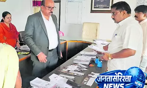DC ने नगर निगम अधिकारियों पर दबाव बनाया DC ने नगर निगम अधिकारियों पर दबाव बनाया