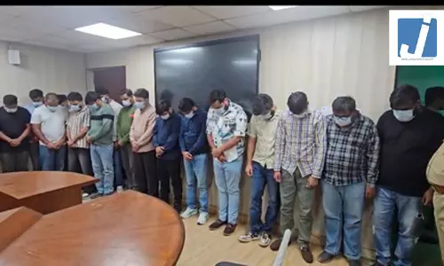 फर्जी कॉल सेंटर का भंडाफोड़, 16 साइबर ठग गिरफ्तार फर्जी कॉल सेंटर का भंडाफोड़, 16 साइबर ठग गिरफ्तार