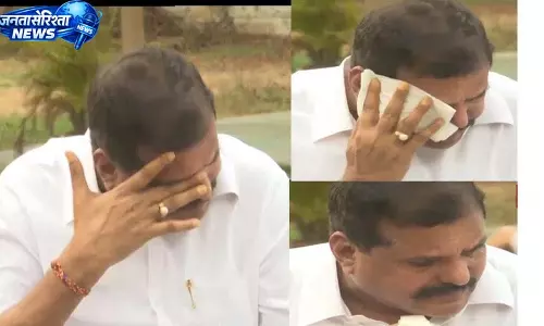 पूर्व मंत्री बोत्सा ने YSR को याद कर आंसू बहाए