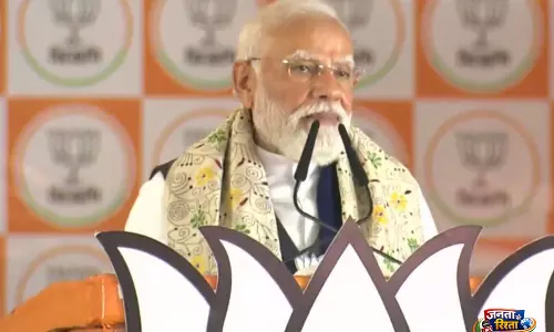 कांग्रेस और TMC ने बंगाल के लोगों के सपनों को धूल में मिला दिया: आसनसोल में PM मोदी कांग्रेस और TMC ने बंगाल के लोगों के सपनों को धूल में मिला दिया: आसनसोल में PM मोदी