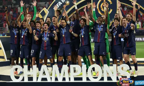 चैंपियंस लीग क्वार्टर फ़ाइनल में PSG ने घरेलू मैदान पर लिवरपूल को 2-0 से हराया चैंपियंस लीग क्वार्टर फ़ाइनल में PSG ने घरेलू मैदान पर लिवरपूल को 2-0 से हराया
