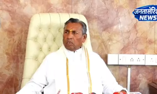 कर्नाटक में एलपीजी संकट पर सरकार सख्त, मंत्री मुनियप्पा ने बुलाई उच्चस्तरीय बैठक कर्नाटक में एलपीजी संकट पर सरकार सख्त, मंत्री मुनियप्पा ने बुलाई उच्चस्तरीय बैठक
