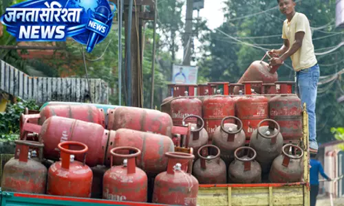 51 लाख से अधिक एलपीजी सिलेंडर्स की प्रतिदिन हो रही डिलीवरी : केंद्र 51 लाख से अधिक एलपीजी सिलेंडर्स की प्रतिदिन हो रही डिलीवरी : केंद्र