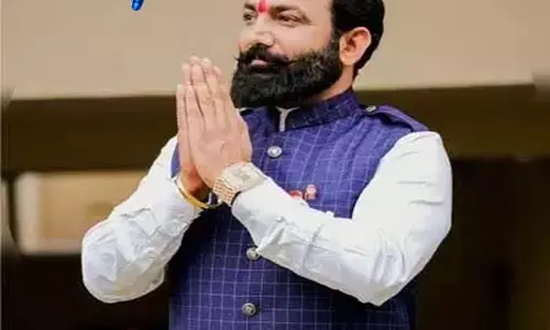 रायपुर: 2013 का चर्चित गोलीकांड केस, वीरेंद्र तोमर को सभी आरोपों से बरी रायपुर: 2013 का चर्चित गोलीकांड केस, वीरेंद्र तोमर को सभी आरोपों से बरी