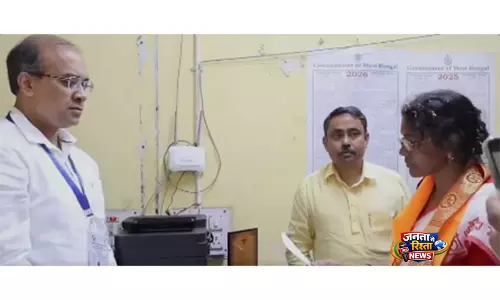 पश्चिम बंगाल चुनाव: RG Kar रेप पीड़िता की मां ने पानीहाटी सीट से अपना नामांकन दाखिल किया पश्चिम बंगाल चुनाव: RG Kar रेप पीड़िता की मां ने पानीहाटी सीट से अपना नामांकन दाखिल किया