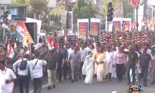 CM ममता बनर्जी ने TMC के बारानगर उम्मीदवार सयंतिका बनर्जी के समर्थन में किया प्रचार