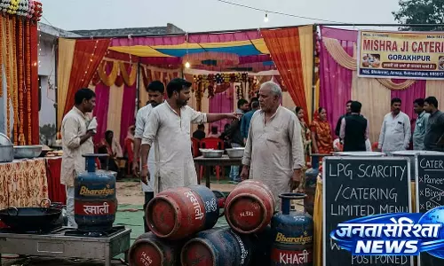 UP में शादी का सीजन एलपीजी की कमी से प्रभावित UP में शादी का सीजन एलपीजी की कमी से प्रभावित