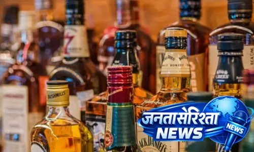 जामनगर-राजकोट हाईवे पर 1.39 करोड़ रुपए की शराब जब्त, ट्रक ड्राइवर गिरफ्तार