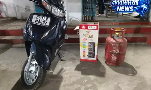 कोरबा में चोरी का खुलासा, 1 आरोपी गिरफ्तार, 2 नाबालिग हिरासत में कोरबा में चोरी का खुलासा, 1 आरोपी गिरफ्तार, 2 नाबालिग हिरासत में