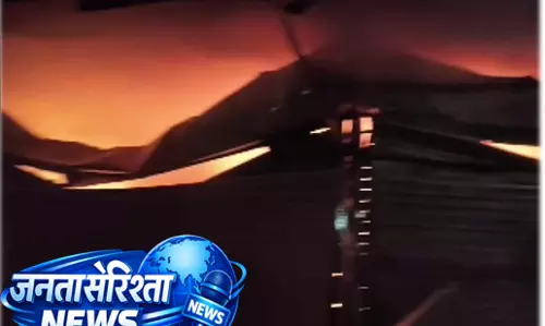 लखनऊ: कृष्णा नगर सब्जी मंडी में अचानक लगी आग लखनऊ: कृष्णा नगर सब्जी मंडी में अचानक लगी आग