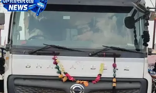 अवैध रेत उत्खनन पर प्रशासन की सख्त कार्रवाई, हाइवा जब्त अवैध रेत उत्खनन पर प्रशासन की सख्त कार्रवाई, हाइवा जब्त