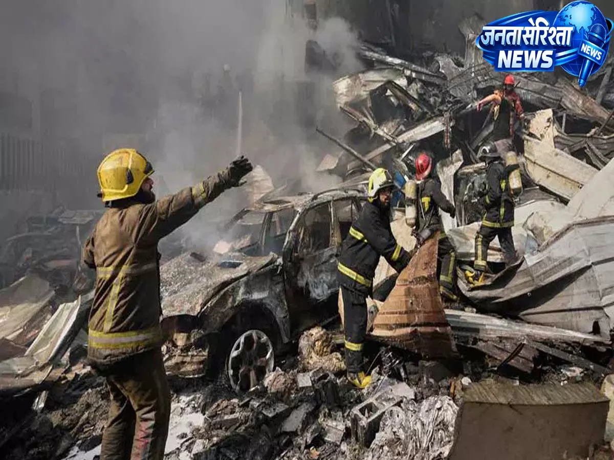 ईरान ने होर्मुज जलडमरूमध्य को फिर से बंद कर दिया, क्योंकि इज़राइल ने लेबनान पर किया हमला ईरान ने होर्मुज जलडमरूमध्य को फिर से बंद कर दिया, क्योंकि इज़राइल ने लेबनान पर किया हमला