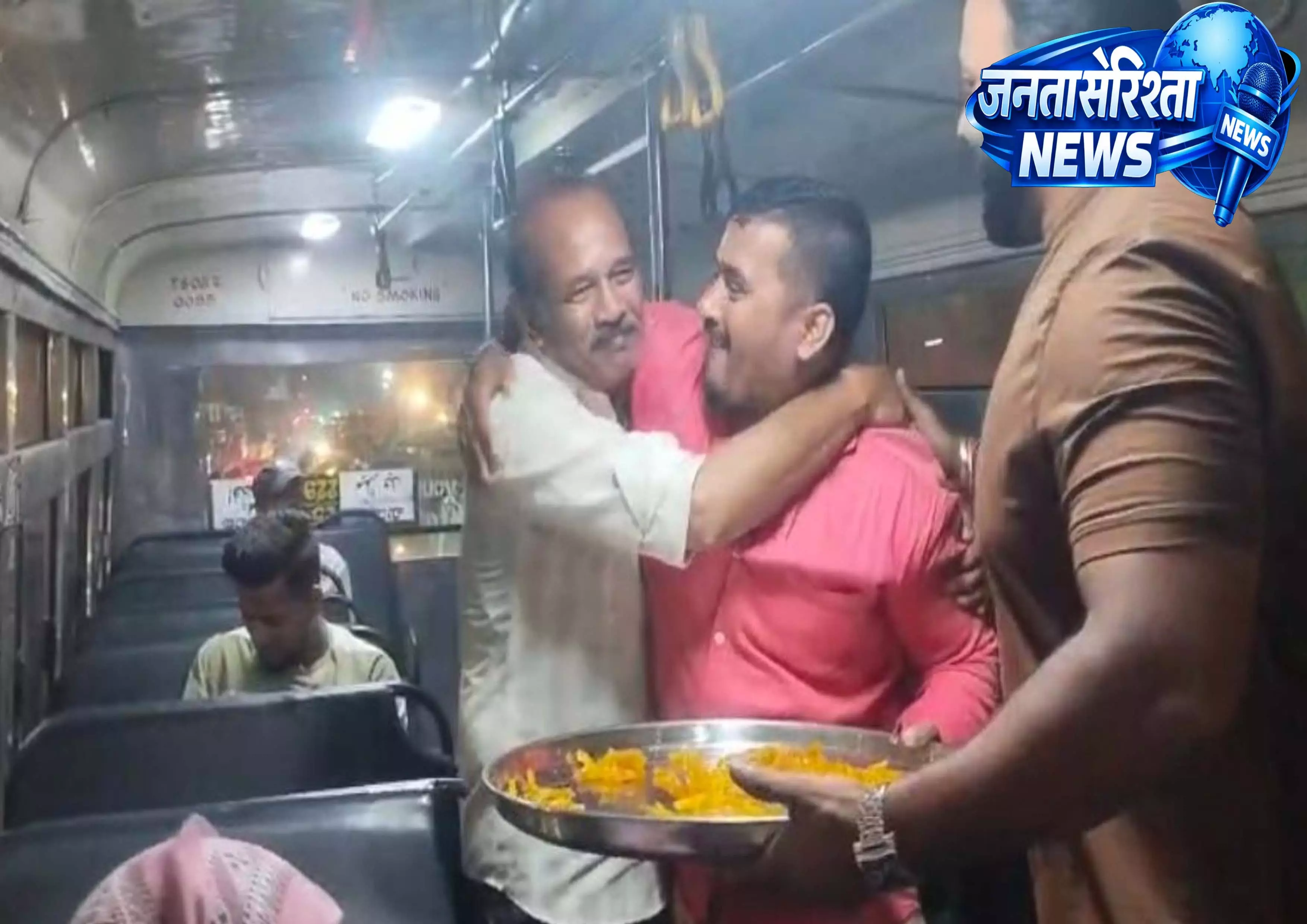 Hyderabad ओल्ड सिटी के निवासियों ने मिडिल ईस्ट सीज़फ़ायर का जश्न मनाया Hyderabad ओल्ड सिटी के निवासियों ने मिडिल ईस्ट सीज़फ़ायर का जश्न मनाया