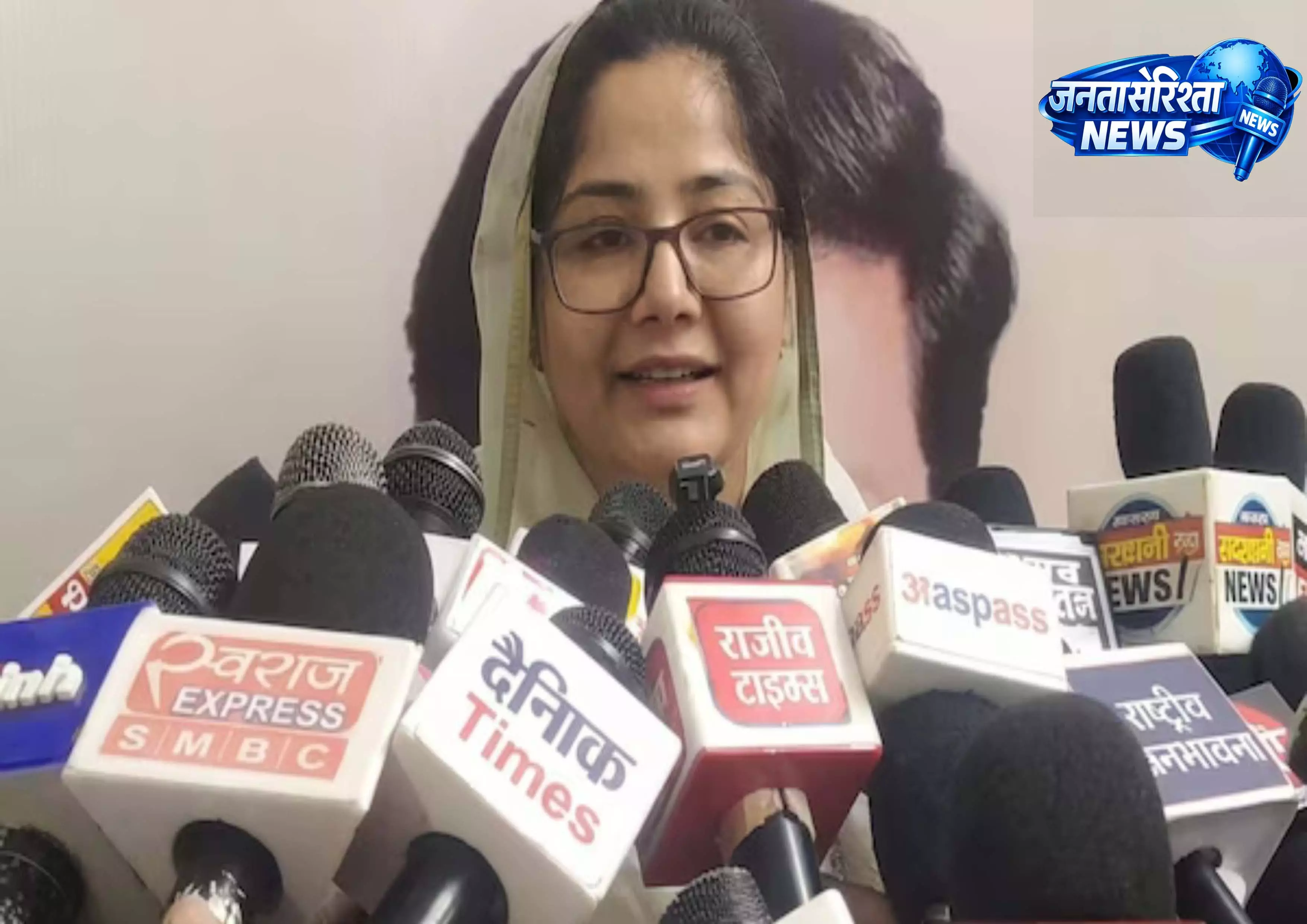 MP: कांग्रेस पार्षद के वंदे मातरम गाने से मना करने पर विवाद MP: कांग्रेस पार्षद के वंदे मातरम गाने से मना करने पर विवाद
